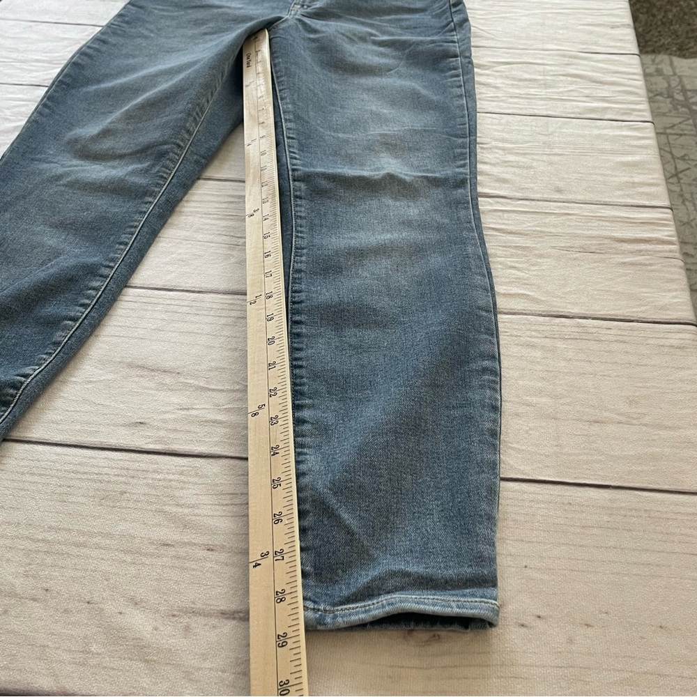 Everlane Women's Skinny Jeans in Light Blue - Picture 14 of 16